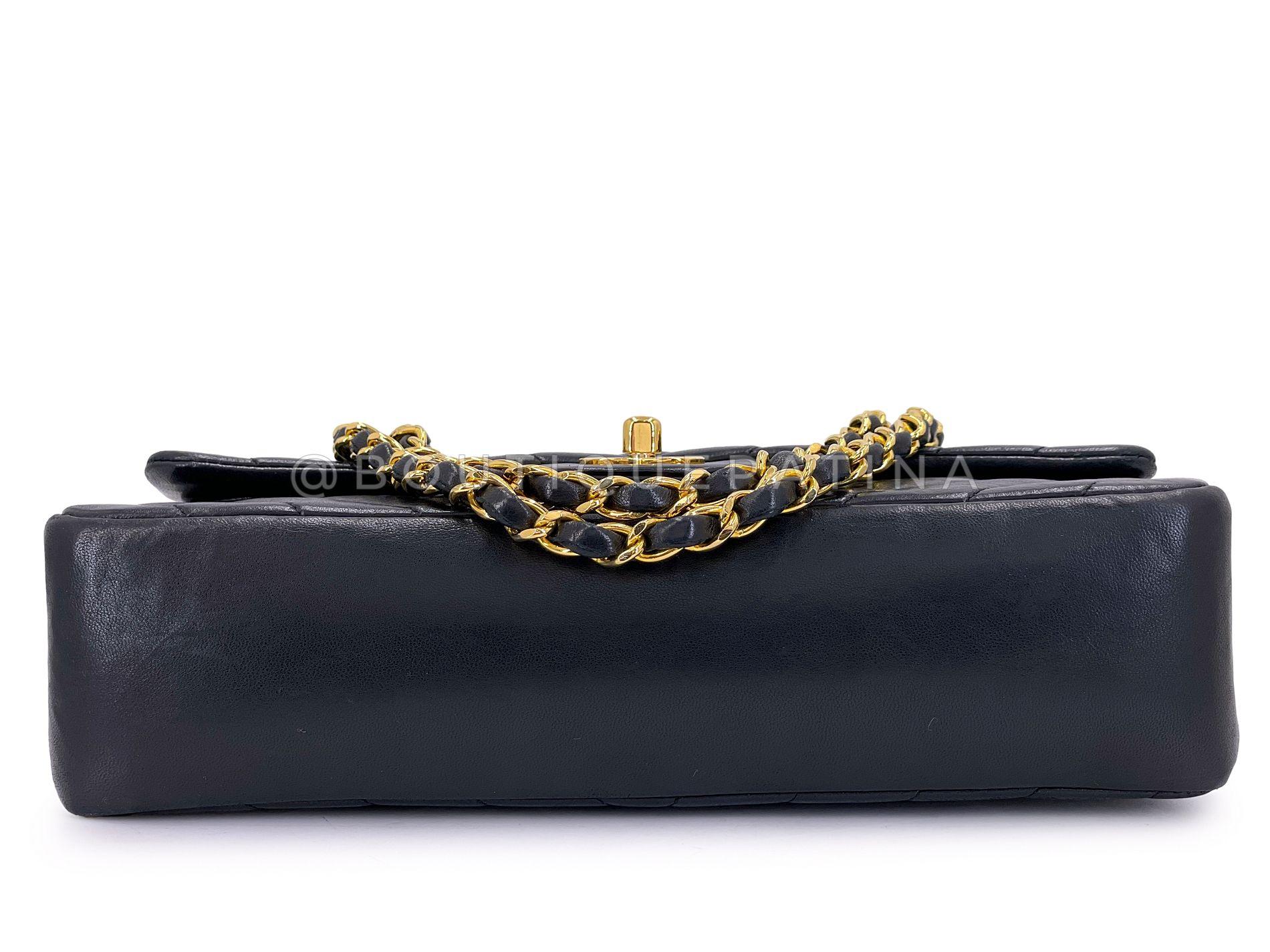 Chanel 1991 Vintage Black Chevron Medium Classic Double Flap Bag 24k GHW 67990 en vente 1