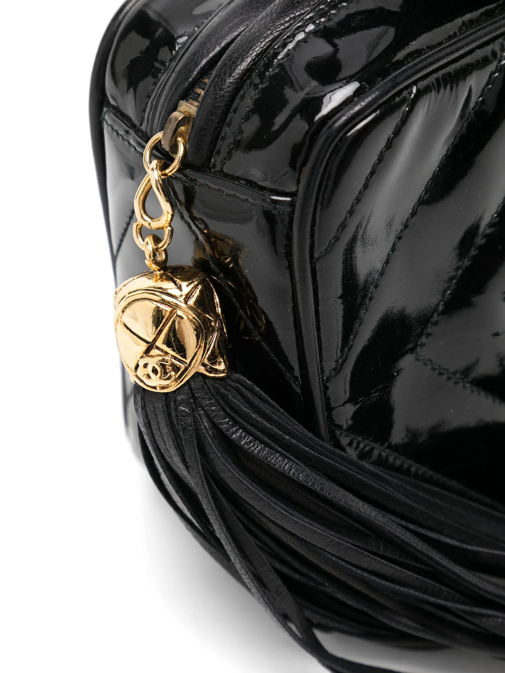 Chanel 1991 Vintage Kreis Top Handle Quaste Chevron Kamera Tote im Zustand „Gut“ im Angebot in Miami, FL