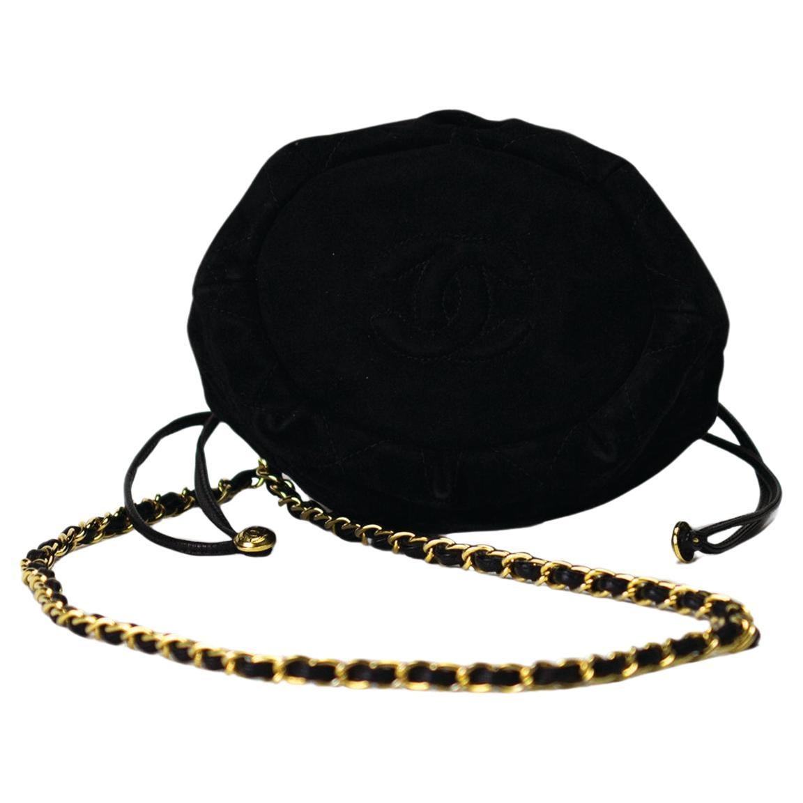 Chanel 1991 Vintage Drawstring Suede Mini Bucket Crossbody Umhängetasche im Angebot 3