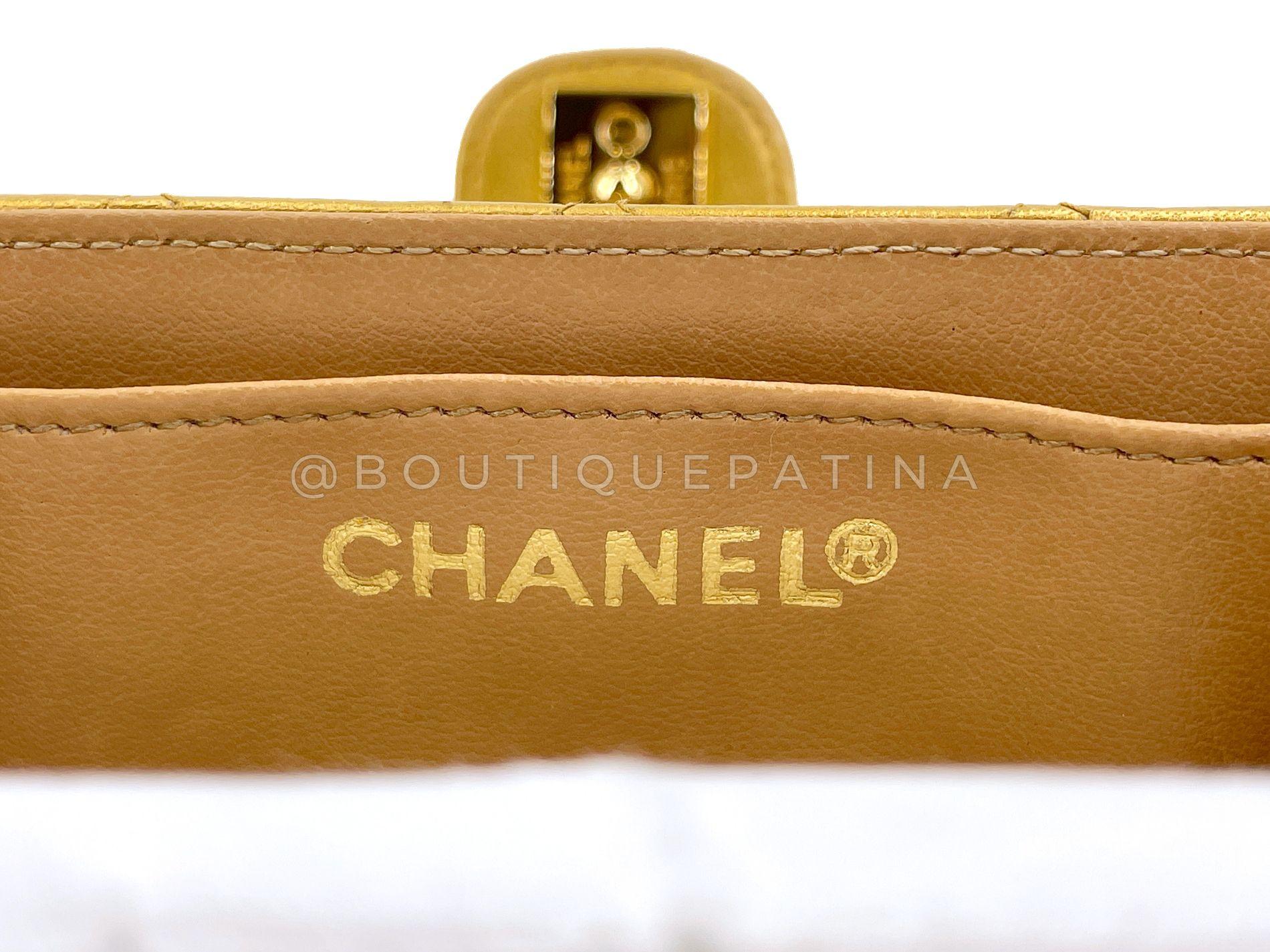 Chanel 1991 Vintage Gold Bronze Petite Vanity Bag 24k GHW 68925 en vente 6