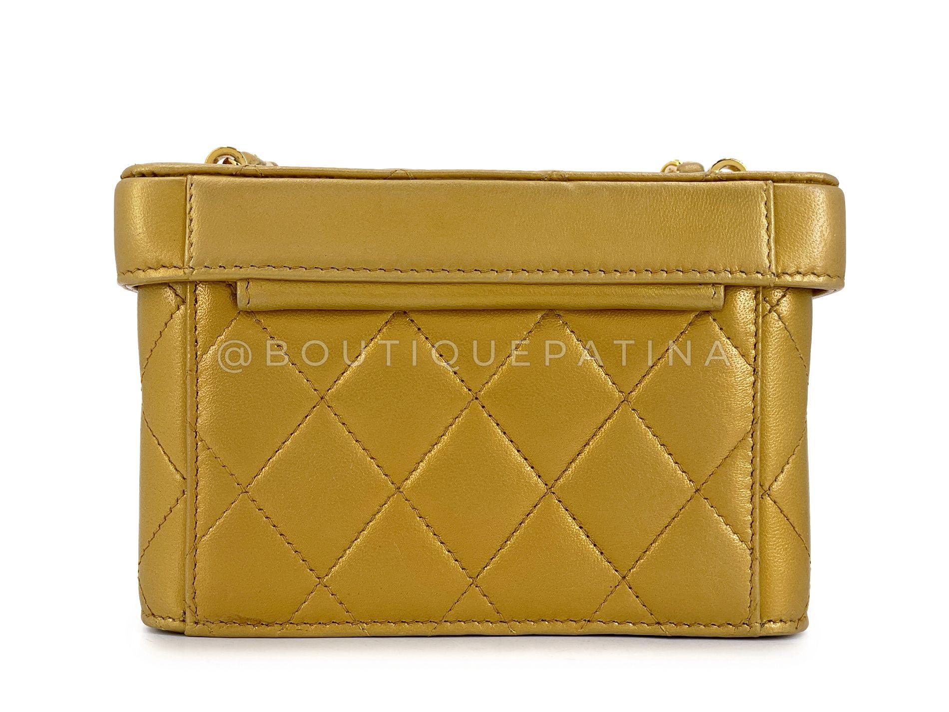 Chanel 1991 Vintage Gold Bronze Petite Vanity Bag 24k GHW 68925 Pour femmes en vente