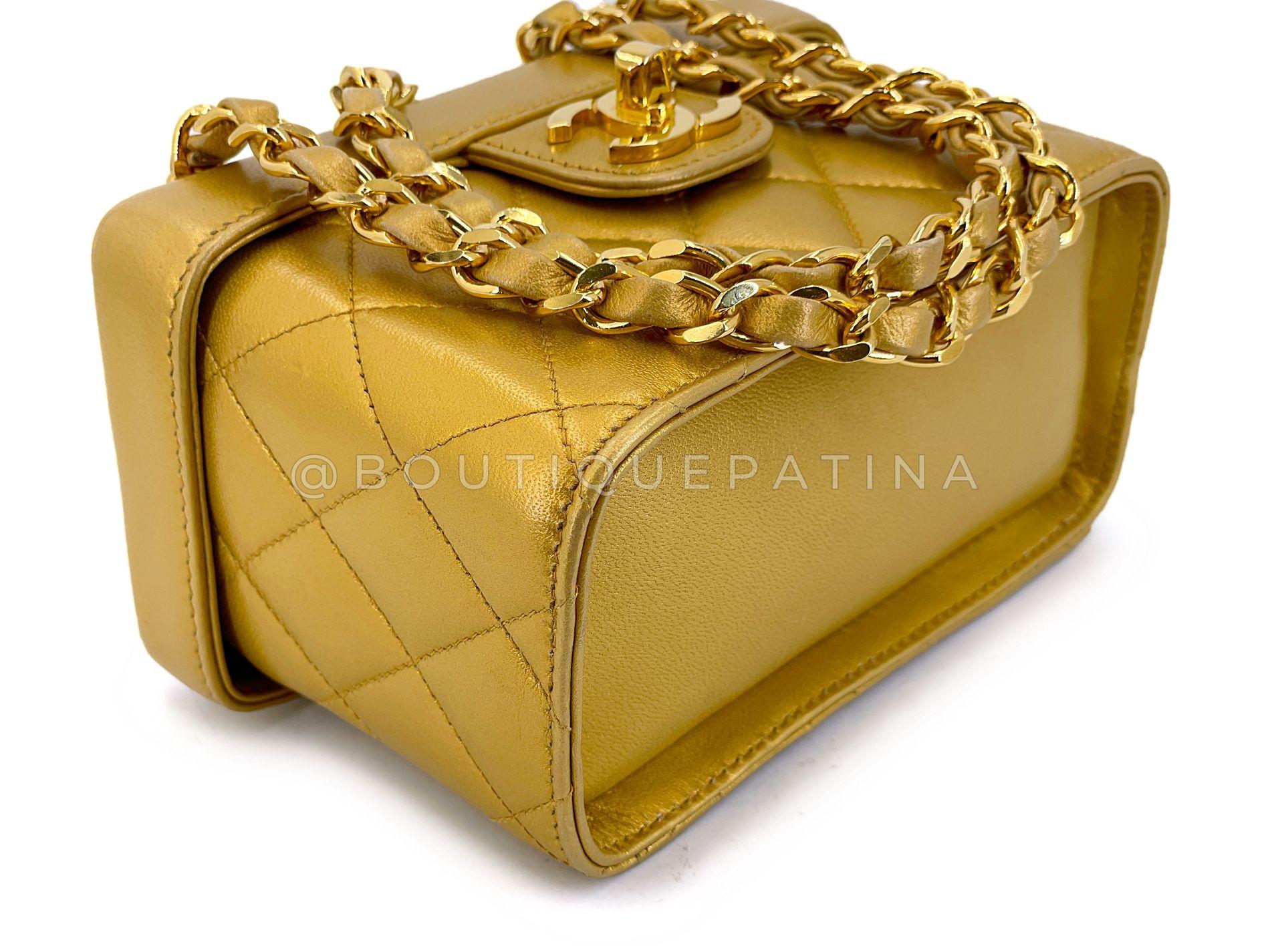 Chanel 1991 Vintage Gold Bronze Petite Vanity Bag 24k GHW 68925 en vente 2