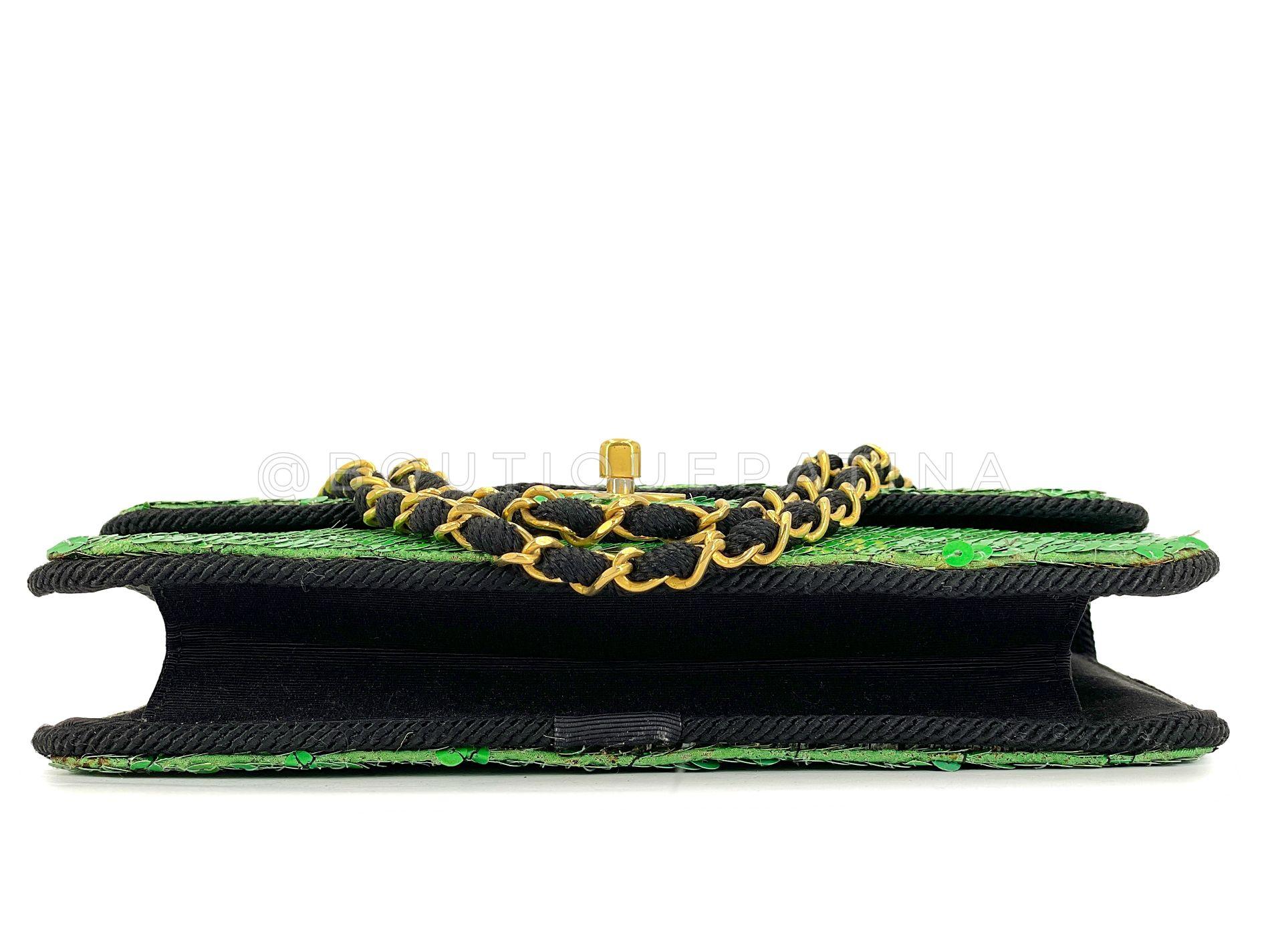 Chanel 1991 Vintage Iridescent Green Sequin Medium Flap Bag 24k GHW 67976 For Sale 2