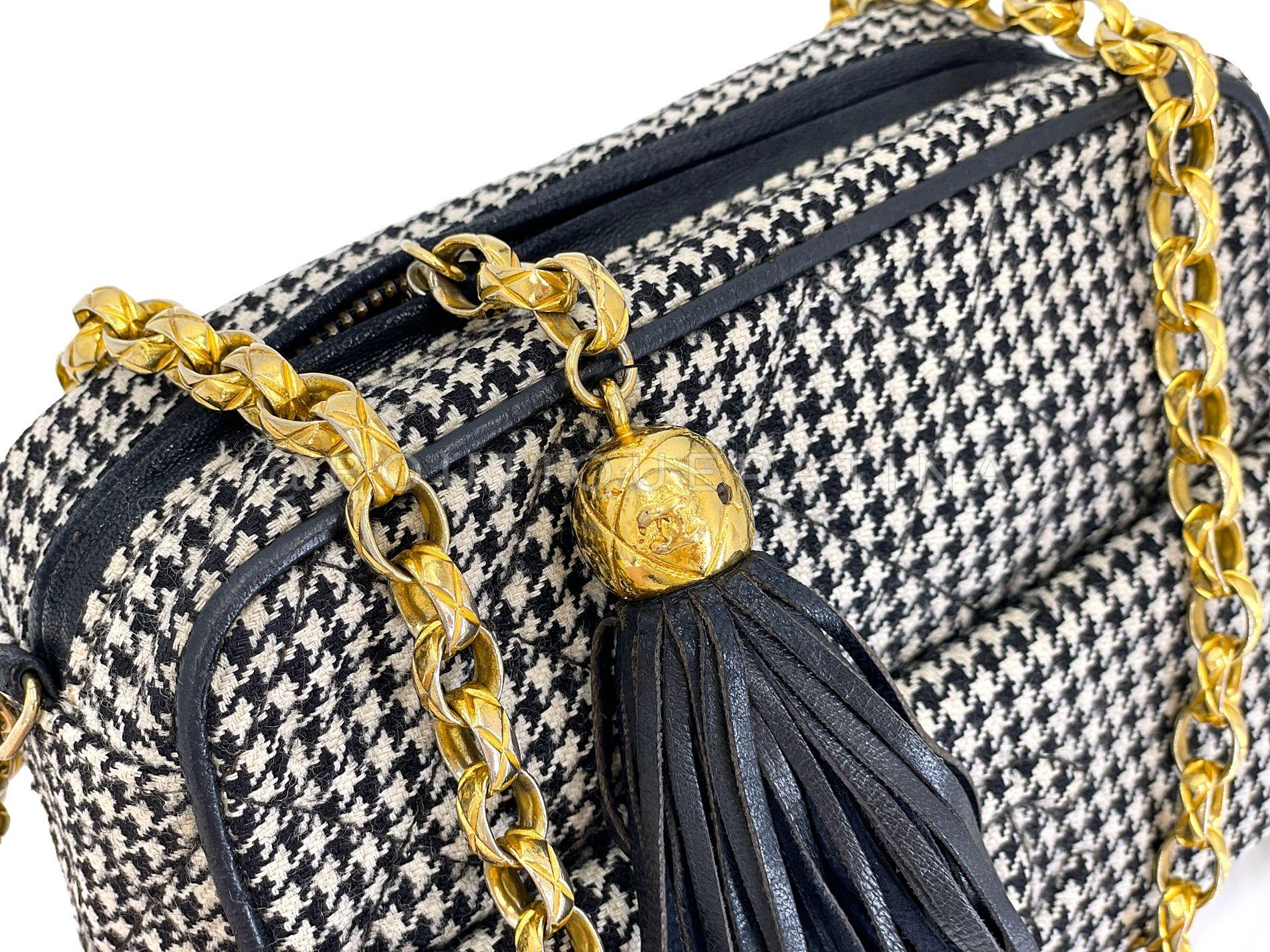Chanel 1991 Vintage Mini Houndstooth Camera Bag 24k GHW Black White 68256 For Sale 6