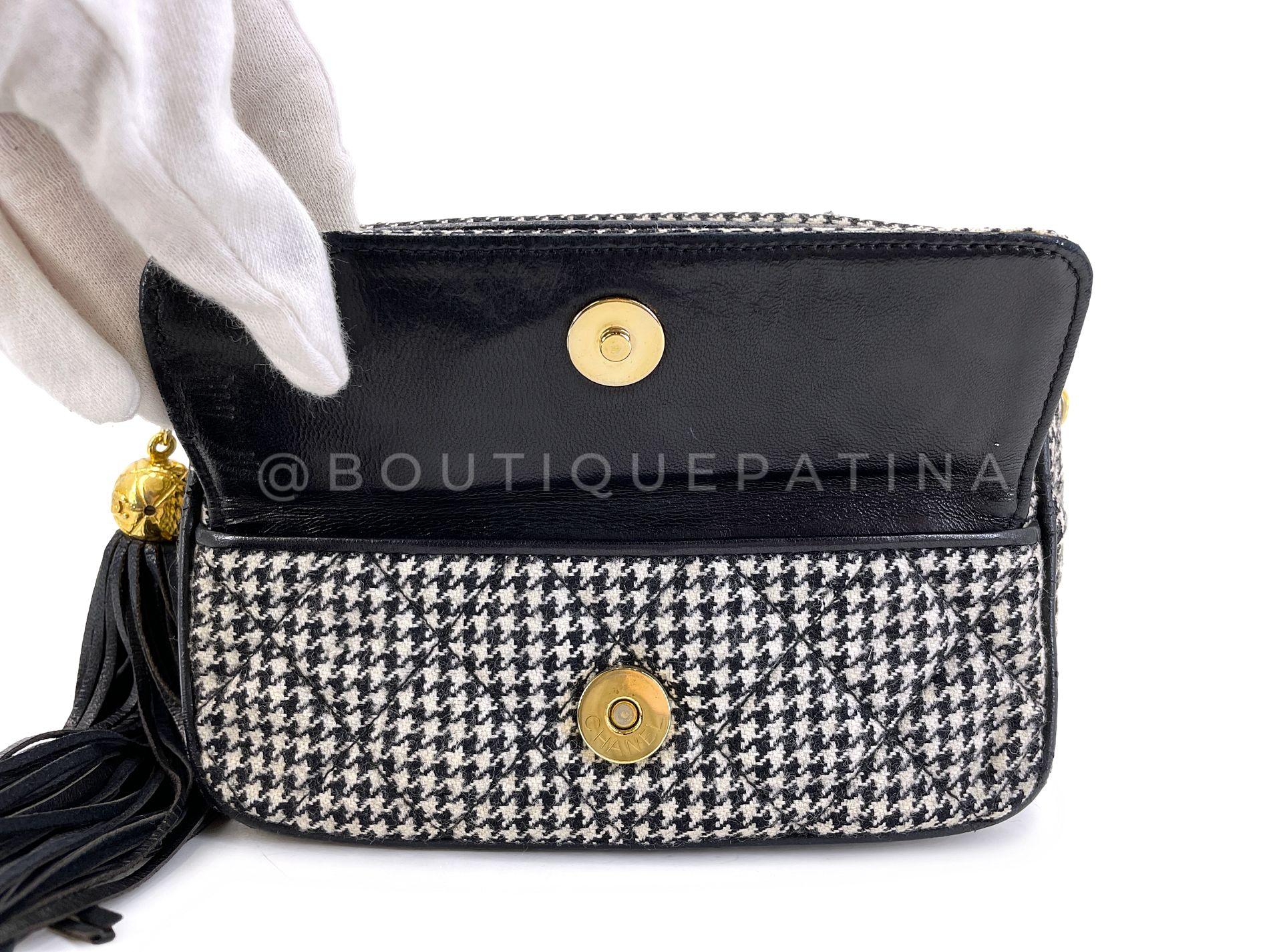 Chanel 1991 Vintage Mini Houndstooth Camera Bag 24k GHW Black White 68256 For Sale 7