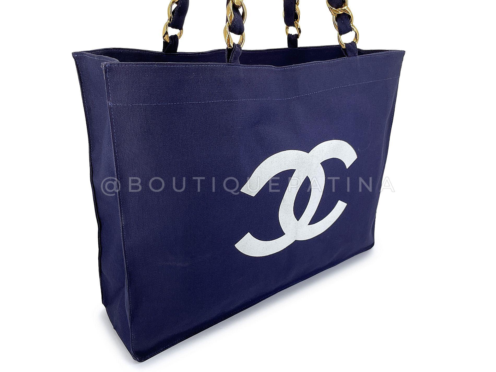Chanel 1991 Vintage Navy Printed Canvas Chunky Chain Tote Bag 24k GHW 68495 In Excellent Condition In Costa Mesa, CA