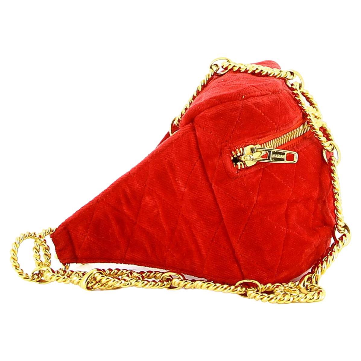 Chanel 1991 Vintage Red Velvet Quilted Medallion Fanny Pack Waist Belt Bag Rare For Sale 2