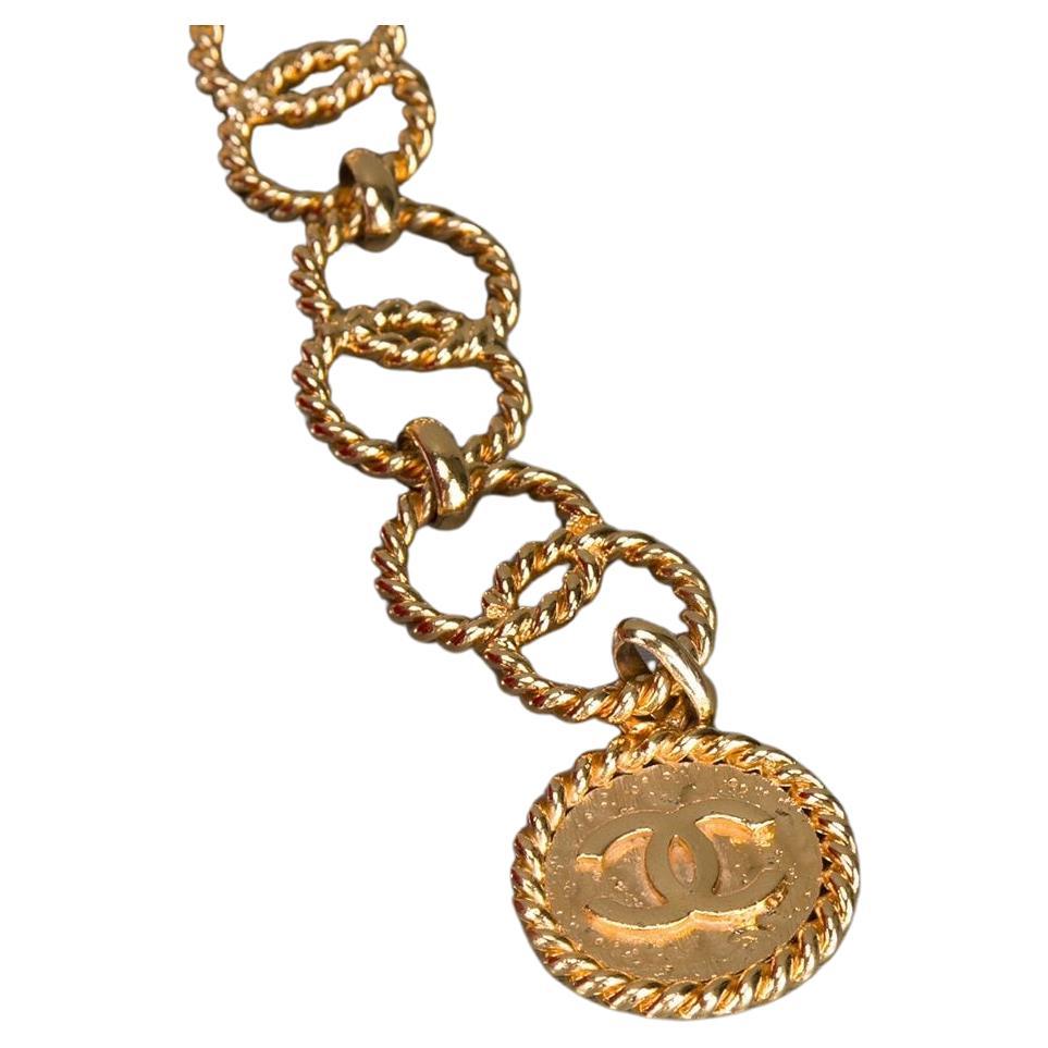 Chanel 1991 Vintage Red Velvet Quilted Medallion Fanny Pack Waist Belt Bag Rare For Sale 4