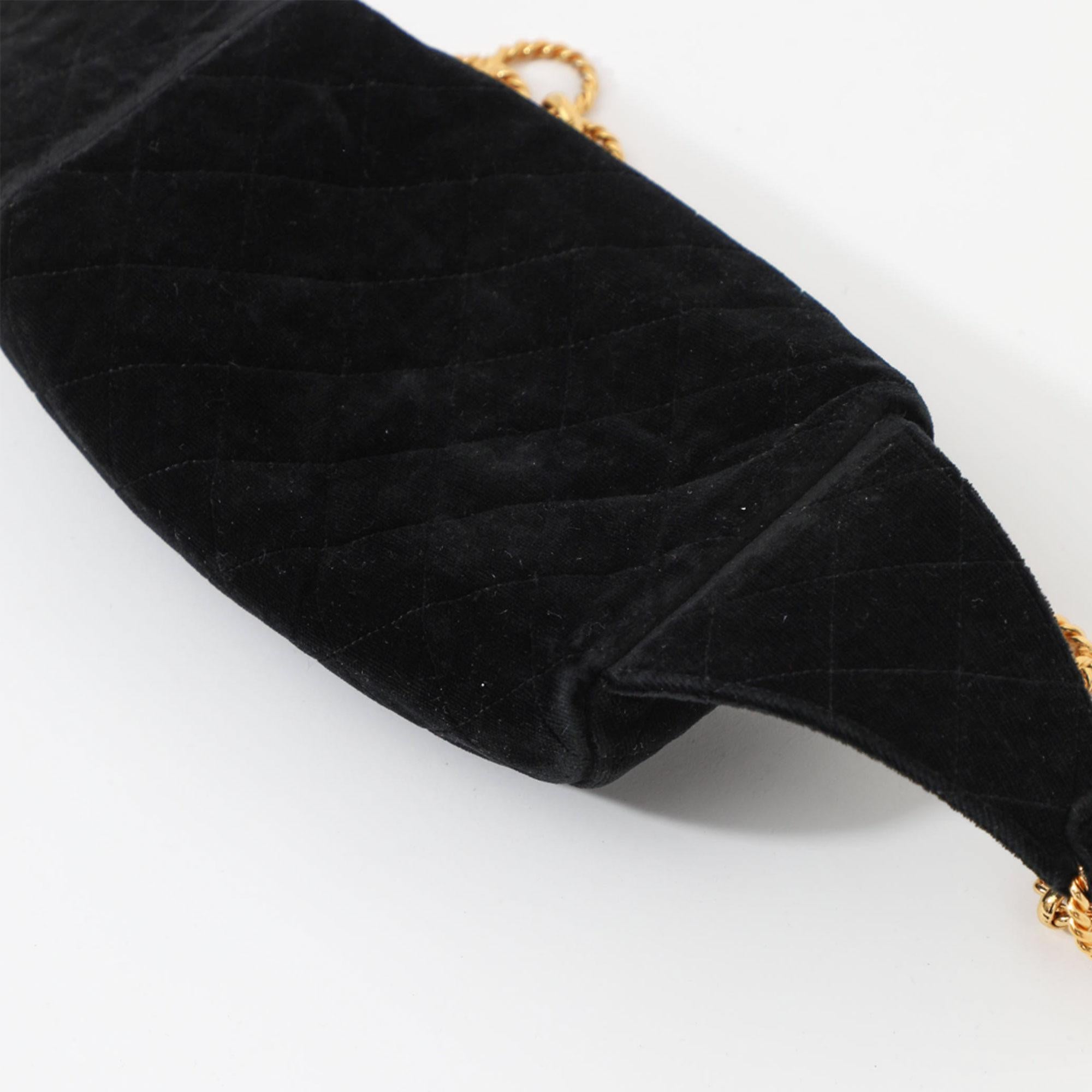 Chanel 1991 Vintage Velvet Quilted Medallion Fanny Pack Waist Belt Bag Rare Bag For Sale 6