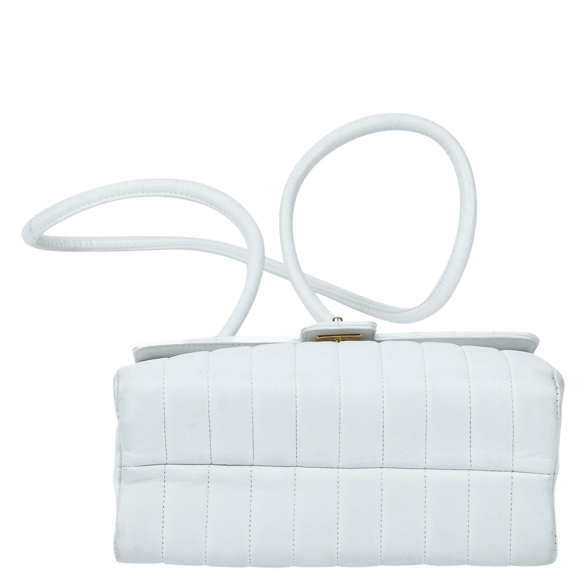 Women's or Men's Chanel 1991 White Striated CC Turnlock Flap Bag For Sale