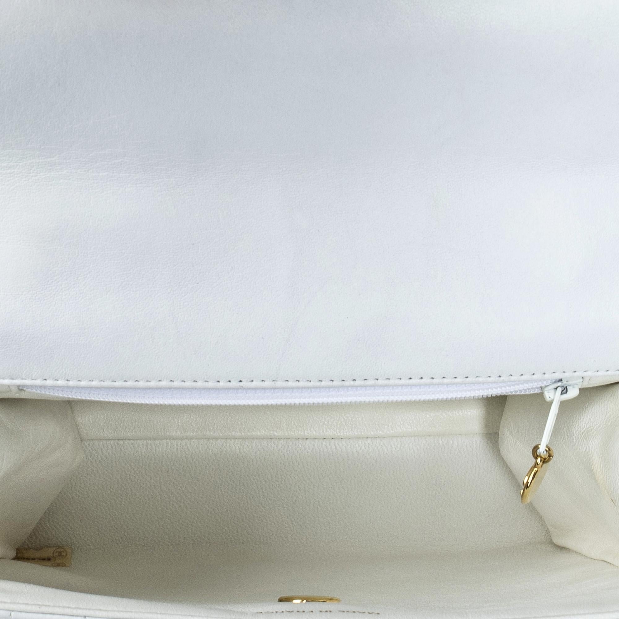 Chanel 1991 White Striated CC Turnlock Flap Bag For Sale 1