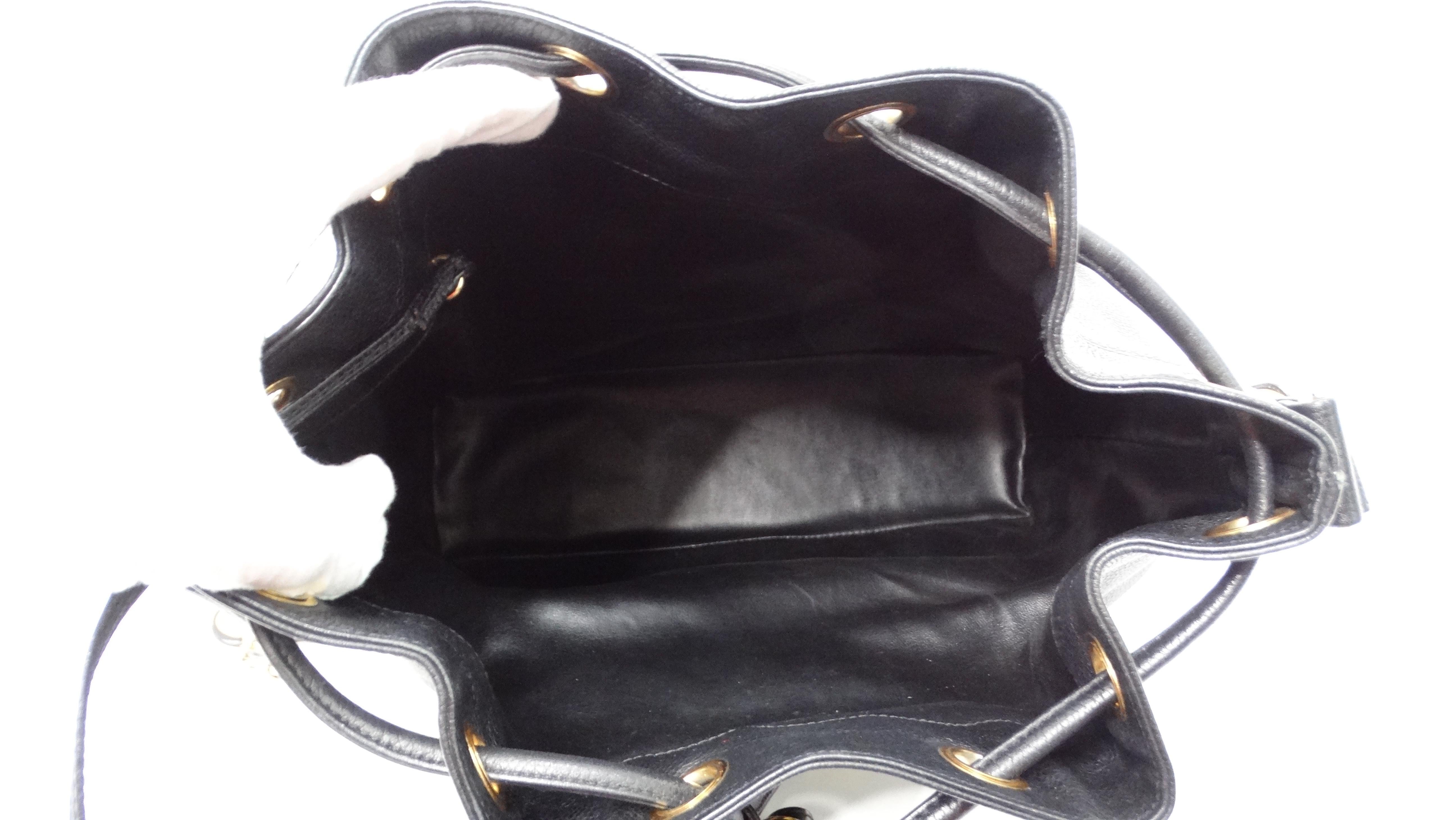 Chanel 1992 Black Caviar Leather Triple Interlocking CC Drawstring Shoulder Bag For Sale 4