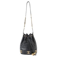 Chanel 1992 Caviar Triple CC Alrededor Placas Bucket Drawstring Crossbody Bag