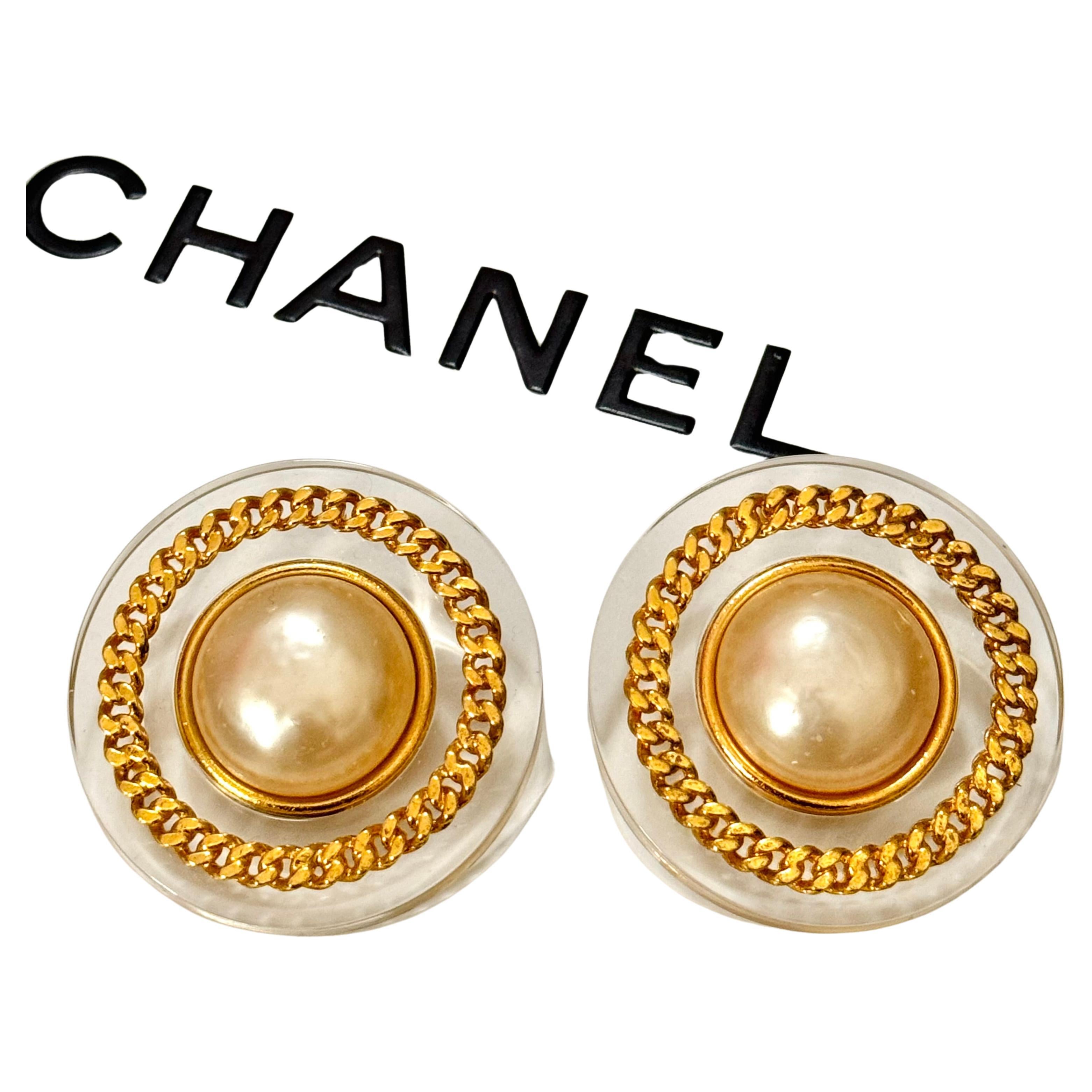 Chanel 1992 Gripoix pearl and lucite clip on earrings  For Sale