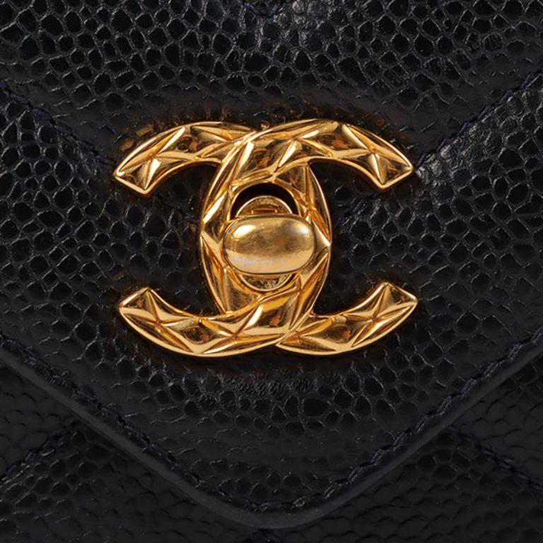 Chanel 1992 Made Caviar Skin Chevron Stitch Turn-Lock Fringe Bijoux Chain Bag 3