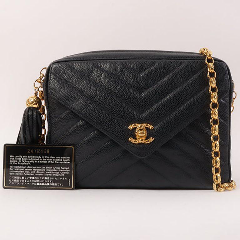 Chanel 1992 Made Caviar Skin Chevron Stitch Turn-Lock Fringe Bijoux Chain Bag 4