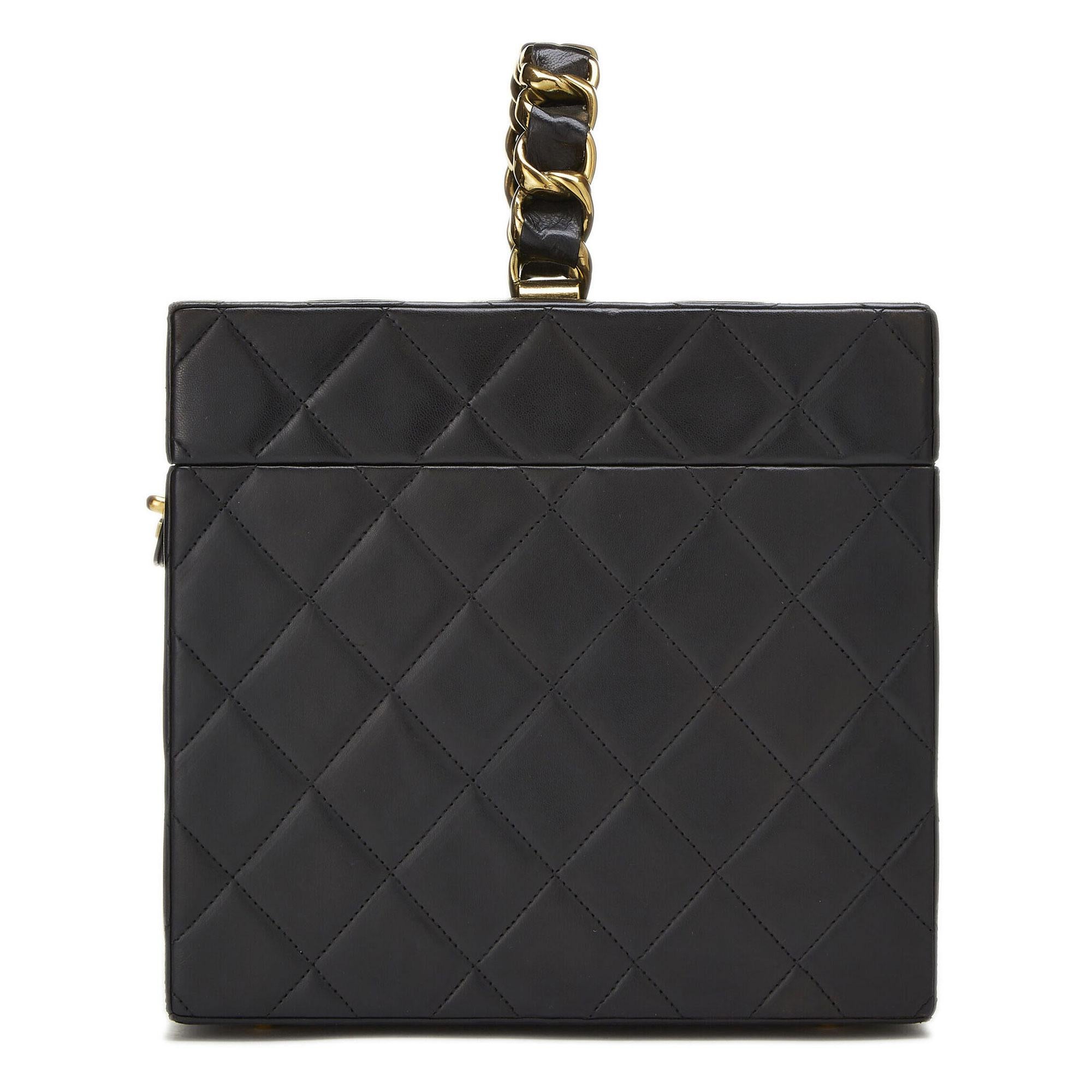 De las mujeres Chanel 1992 Raro estuche de tren con asa superior cuadrada Vintage Vanity Decor Joyero en venta