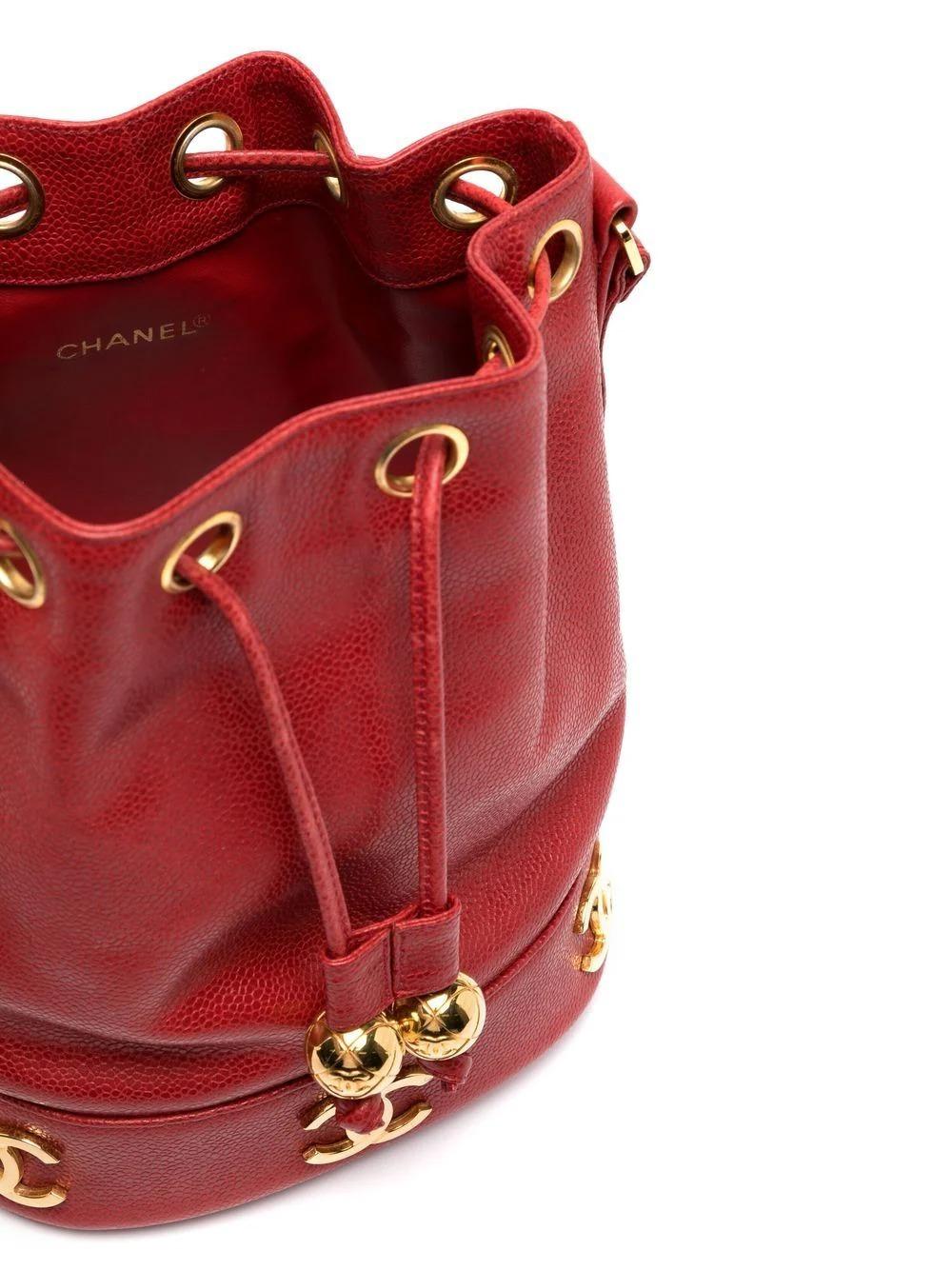 Chanel 1992 Red Caviar Plaque Bucket Drawstring Tote Crossbody Bag For Sale 2