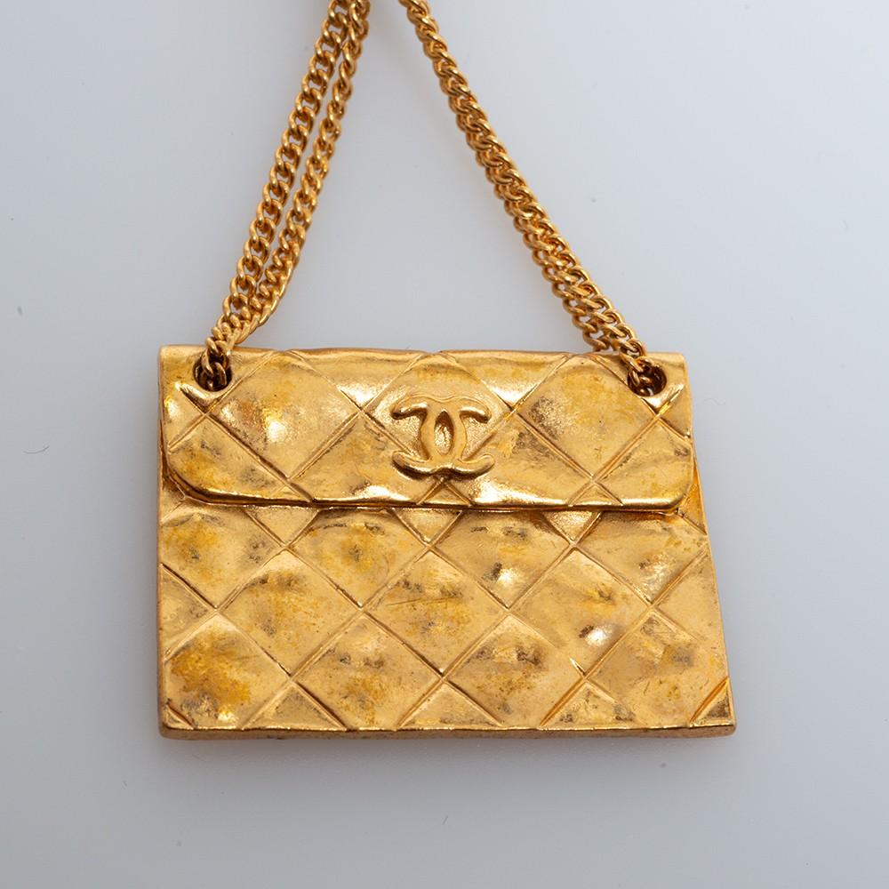 chanel clip bag