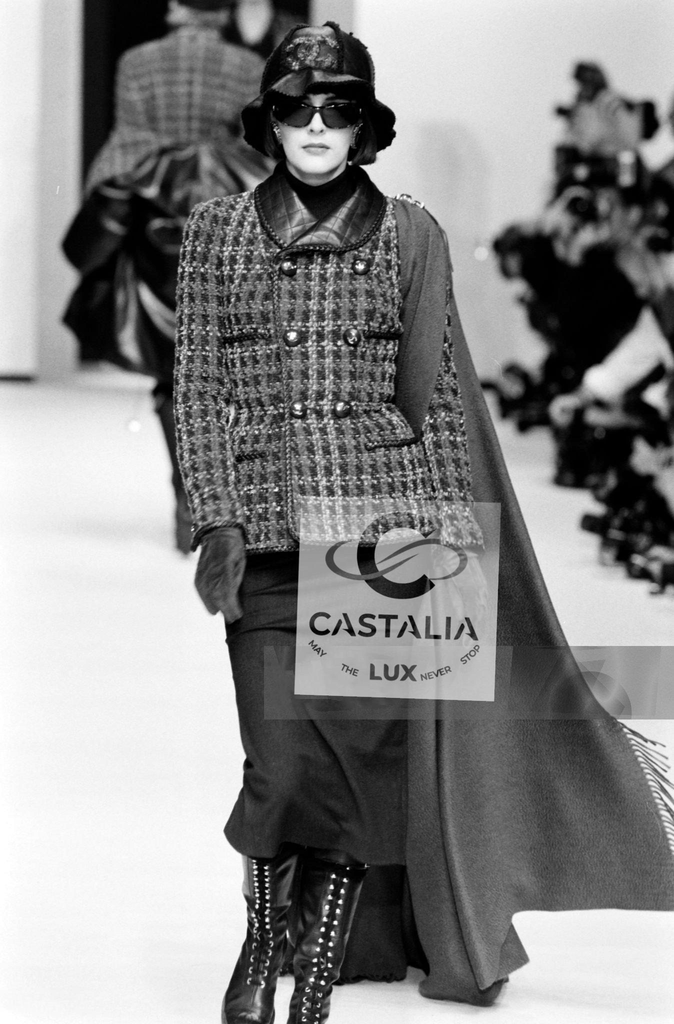 Chanel 1993 Elegia equestre Giacca in tweed a livello museale 38 FR in vendita 1