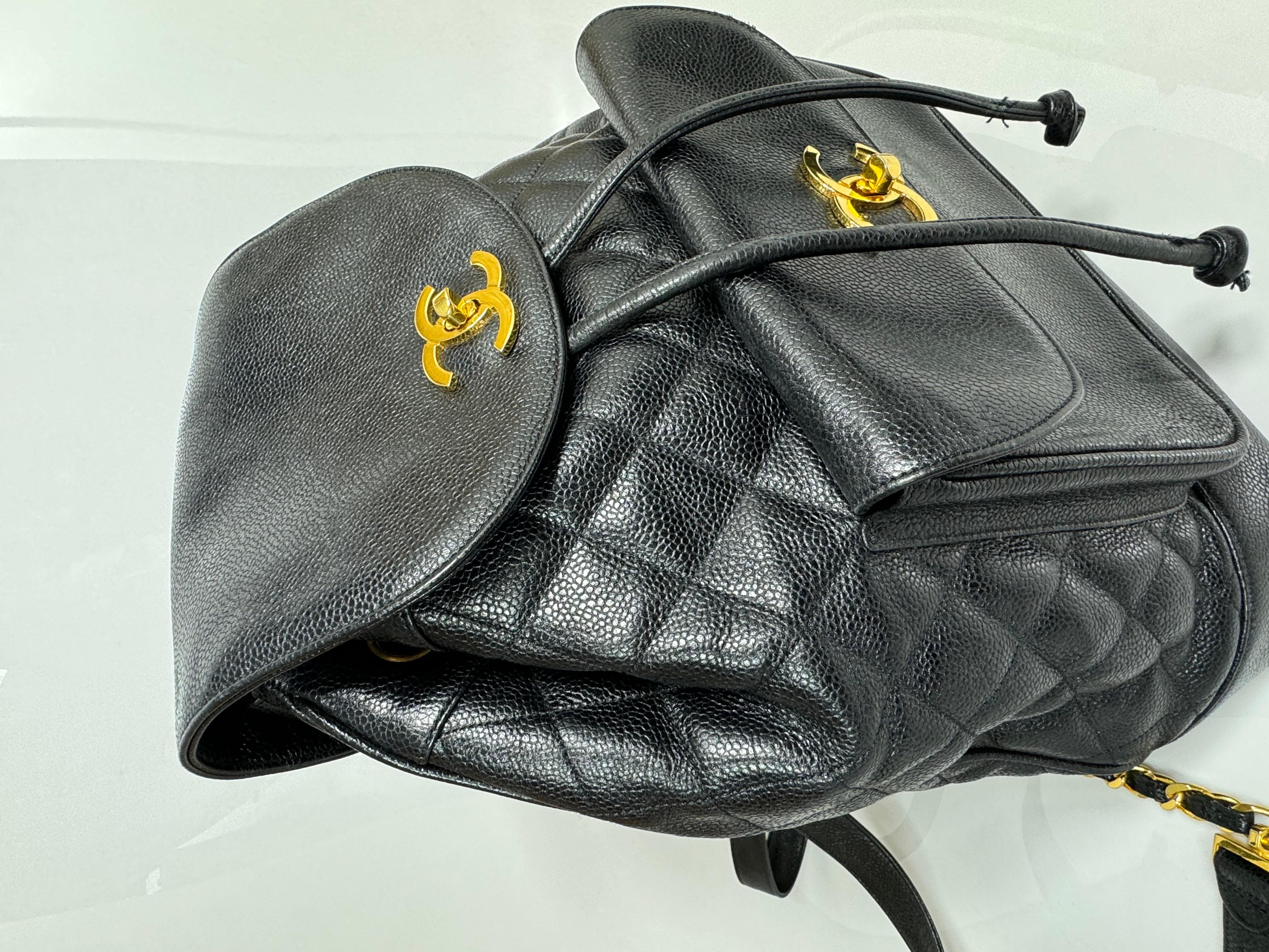 Chanel 1993 Vintage Black Caviar Large Duma Backpack - GHW In Excellent Condition For Sale In West Palm Beach, FL