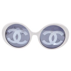 Chanel 1993 Weiße CC-Logo-Sonnenbrille mit rundem Lens