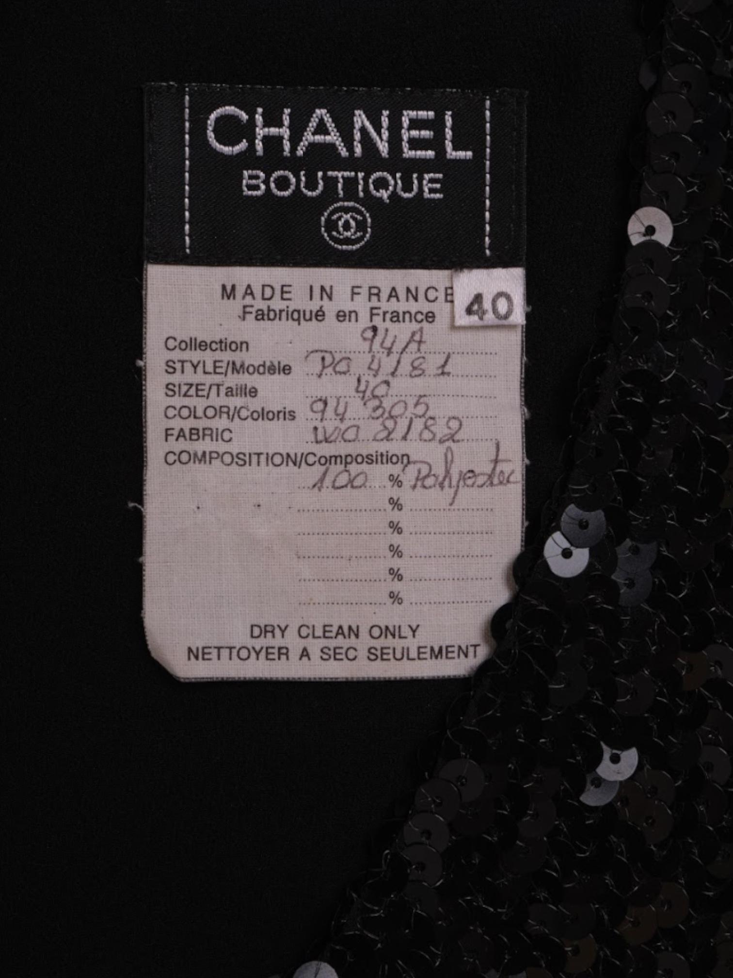 Chanel, an enduring symbol of sophistication and elegance, maintained its legacy of innovation under Karl Lagerfeld’s creative vision during the 1990s. Each piece from this era epitomizes refined luxury, blending classic design with contemporary