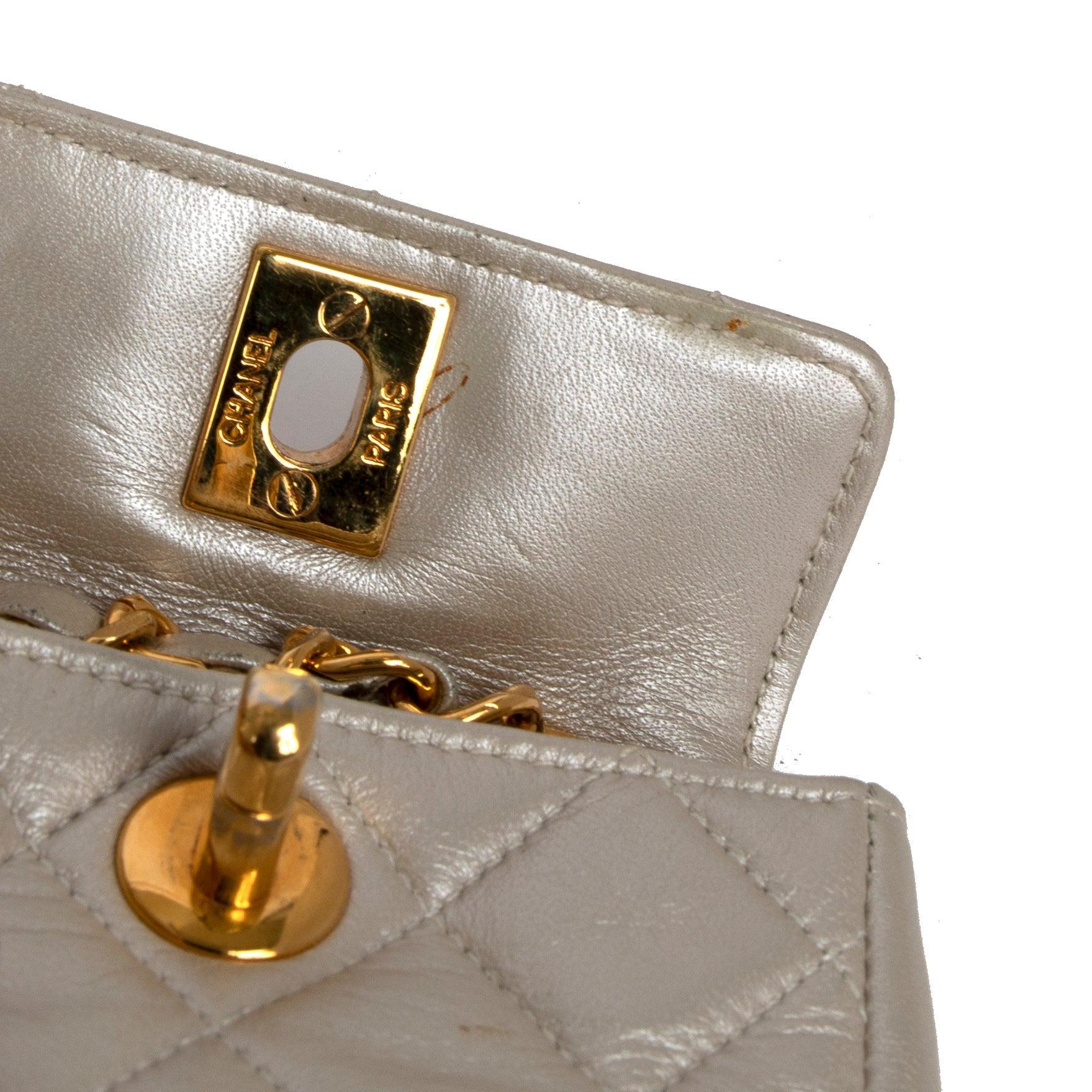Chanel 1994 CC Mini Champagner Gold Waist Mini Classic Flap Belt Bum Bag  im Angebot 9