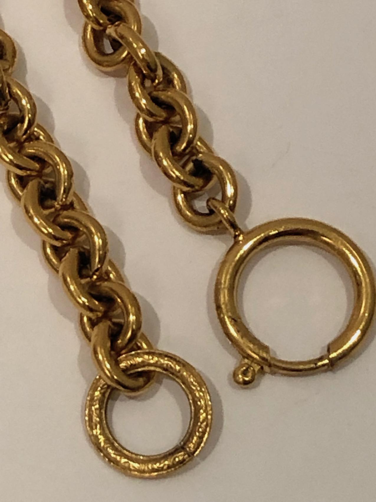 CHANEL 1994 CC Pendant Chain Necklace Vintage Gold Quilted For Sale 1