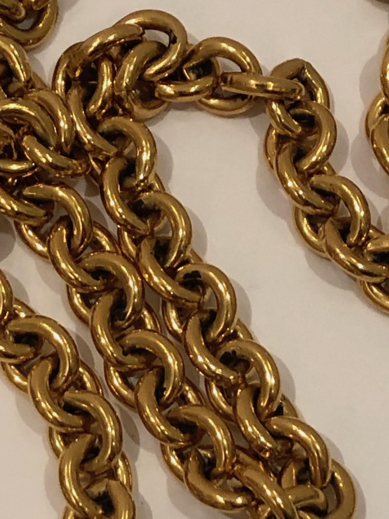 CHANEL 1994 CC Pendant Chain Necklace Vintage Gold Quilted For Sale 2