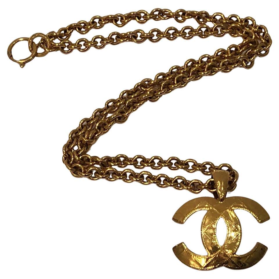 Chanel Gold Letter Crystal Flower Pendants Chain Necklace For Sale at ...