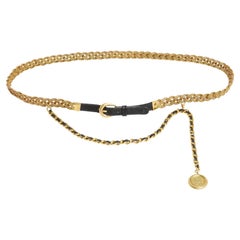 Chanel 1994 Ceinture Chaine T85 Catene intrecciate CC Cintura con medaglione 34 pollici