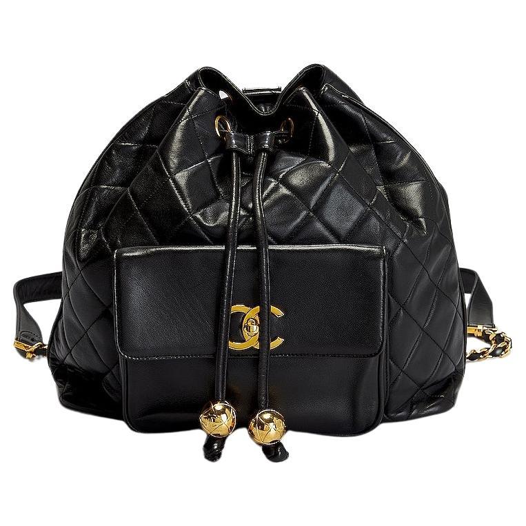 Chanel 1994 Diamond Quilted Drawstring Backpack In Good Condition For Sale In Miami, FL