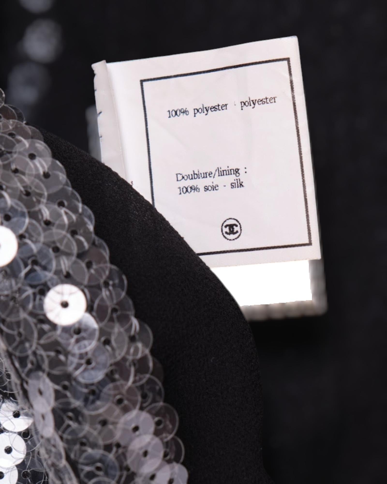 Chanel 1994 Grey Sequin Dress With Lace Collar In Good Condition For Sale In Hong Kong, HK