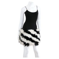 CHANEL 1994 Legendäres Schwarz-Weißes Kaschmirkleid aus Kunstpelz von Karl Lagerfeld