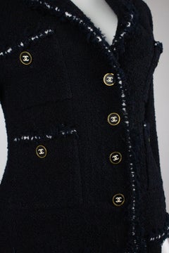 Chanel 1994 Kleines Schwarzes Jacket Anzug