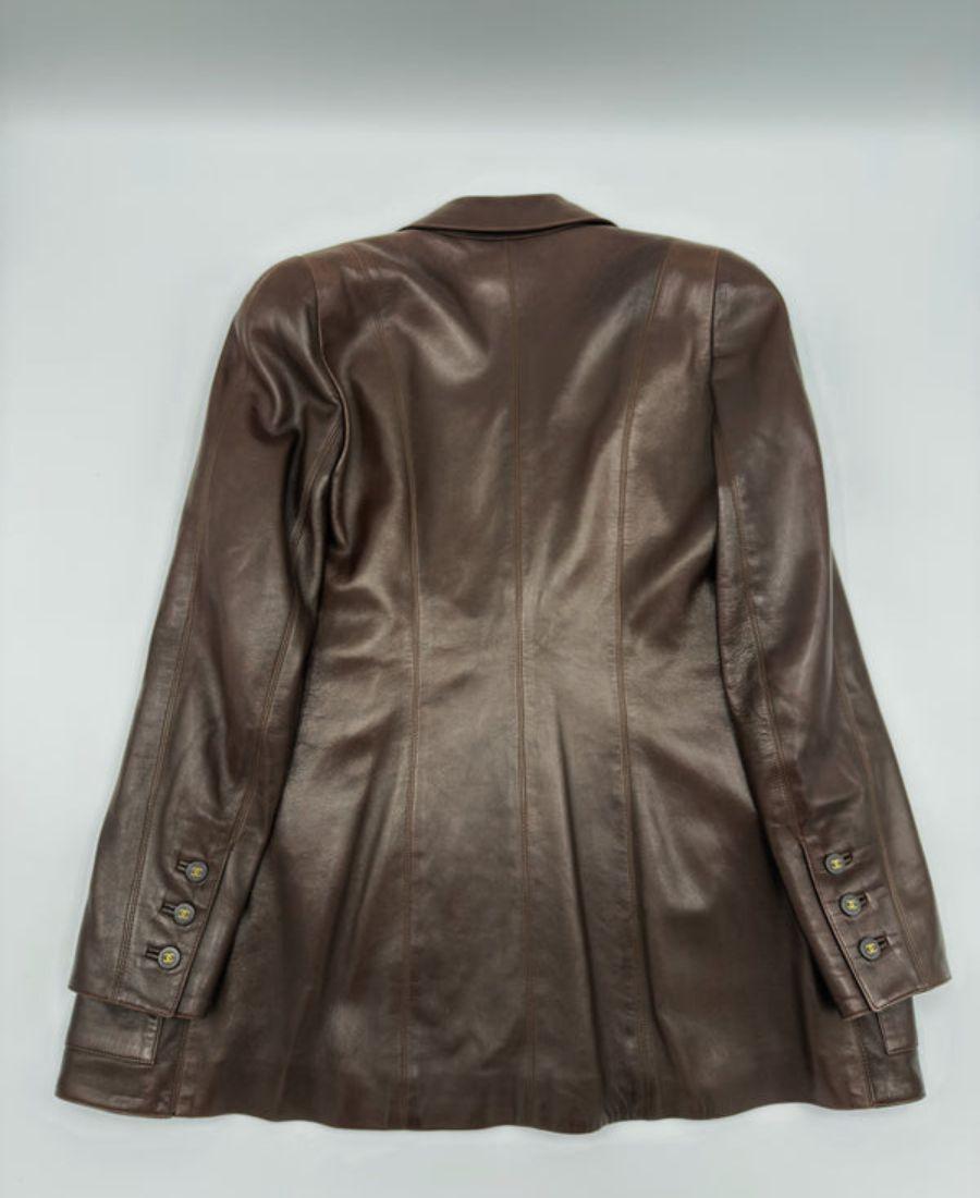 Chanel 1994 Metiers D'art Vintage Giacca di pelle marrone in vendita 5
