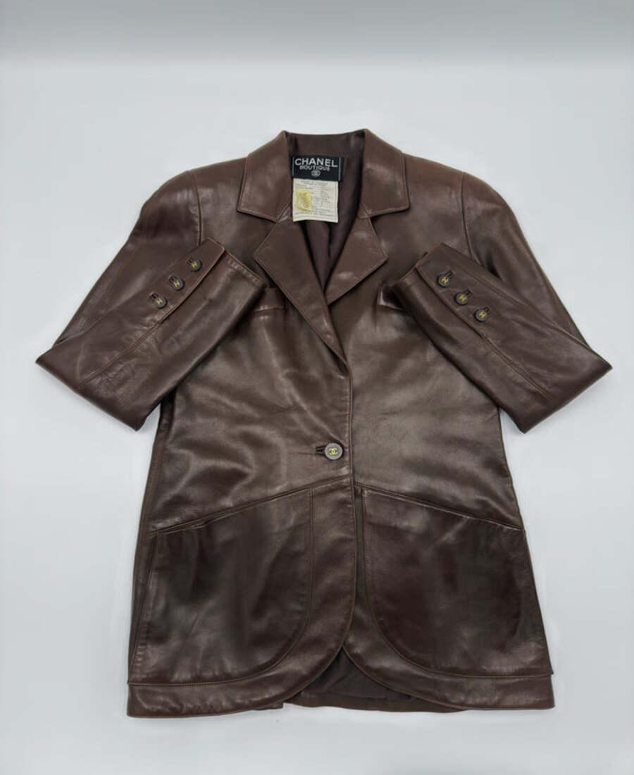 Nero Chanel 1994 Metiers D'art Vintage Giacca di pelle marrone in vendita