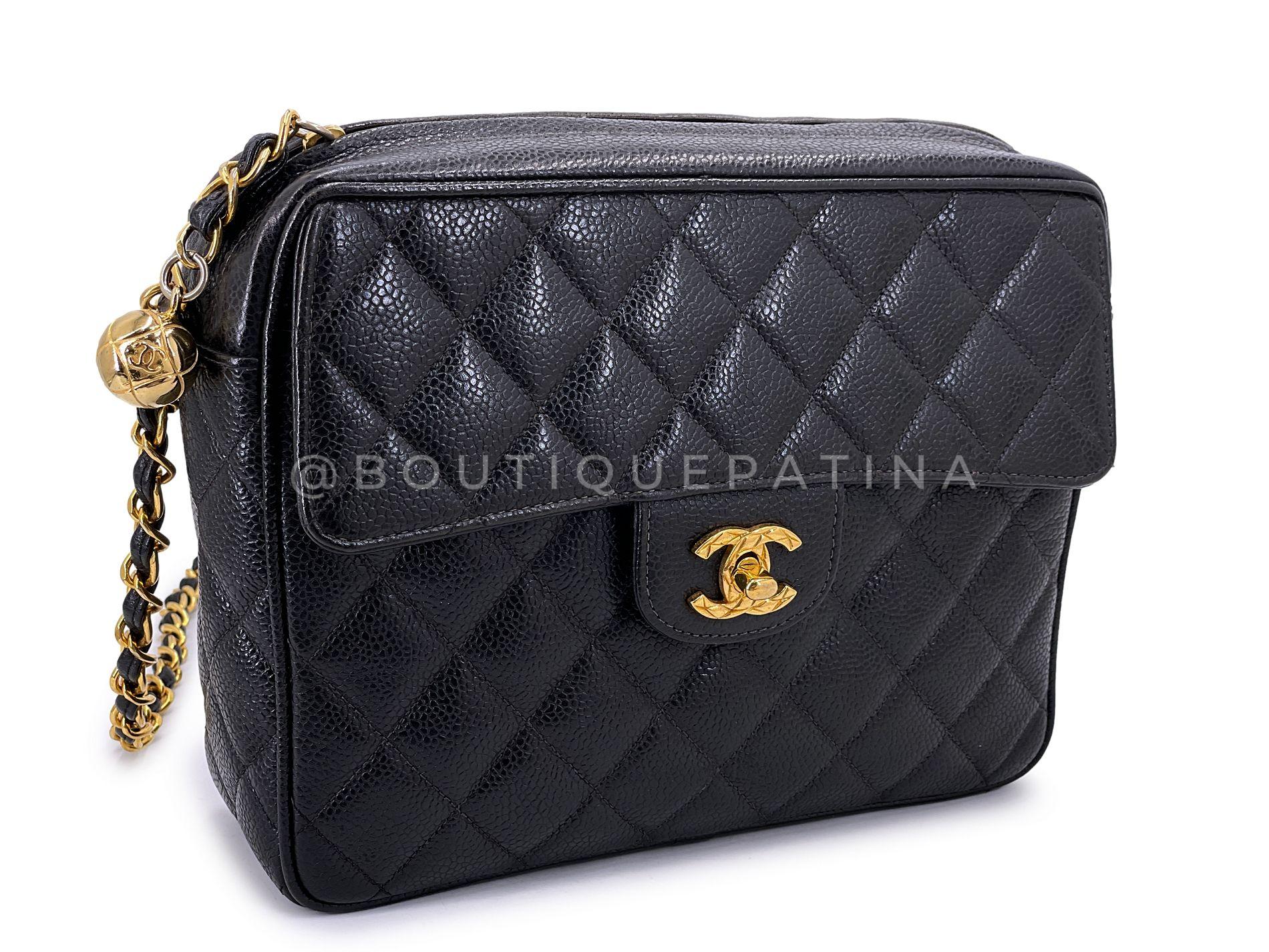 Chanel 1994 Vintage Black Caviar Classic Flap Camera Case Bag 24k GHW 68611 In Excellent Condition For Sale In Costa Mesa, CA