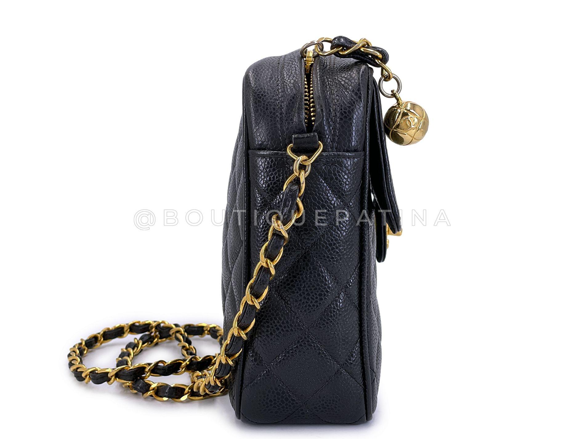 Women's Chanel 1994 Vintage Black Caviar Classic Flap Camera Case Bag 24k GHW 68611 For Sale
