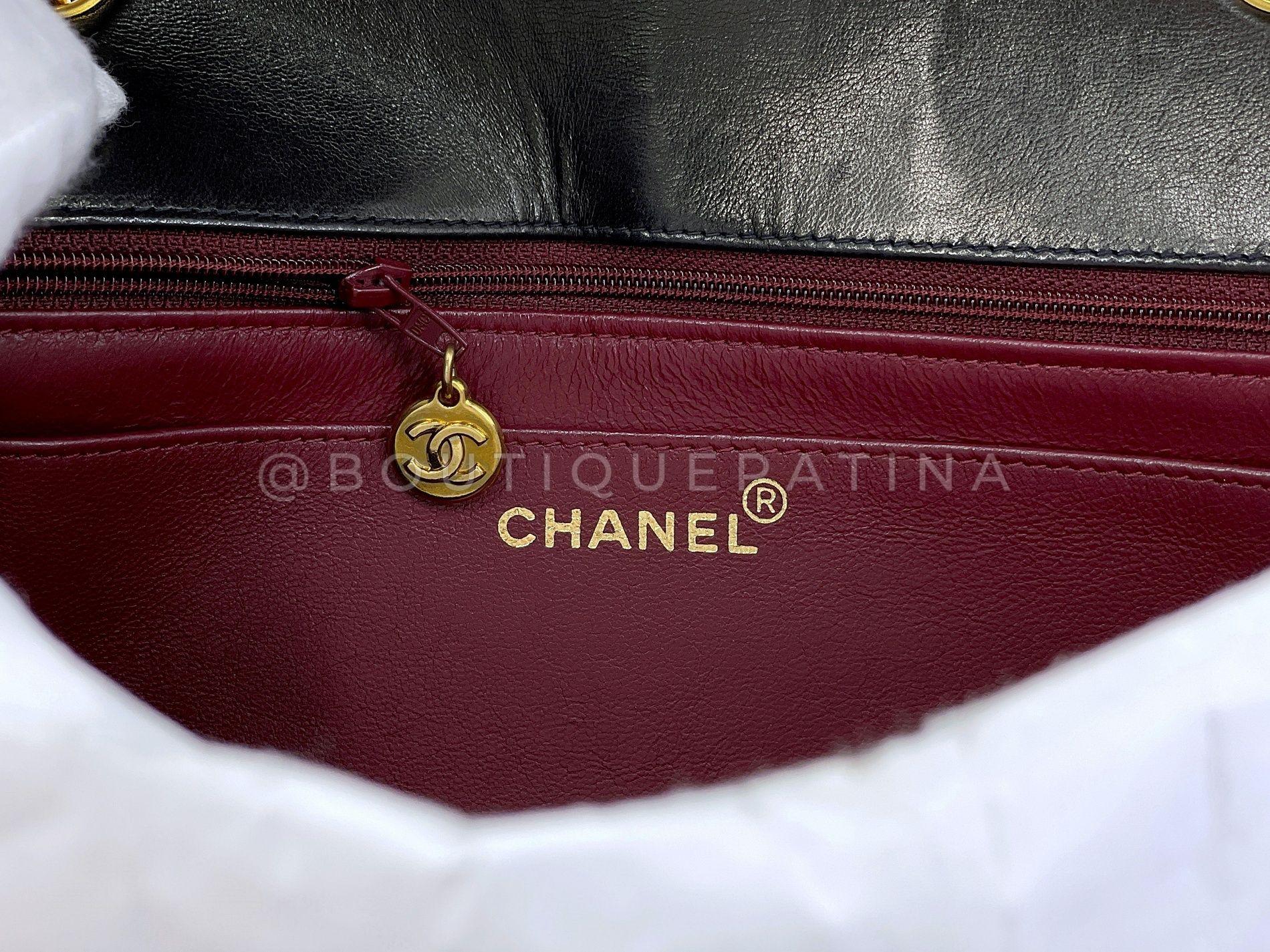 Chanel 1994 Vintage Black Lambskin Medium Diana Flap Bag 24k GHW 64411 For Sale 7