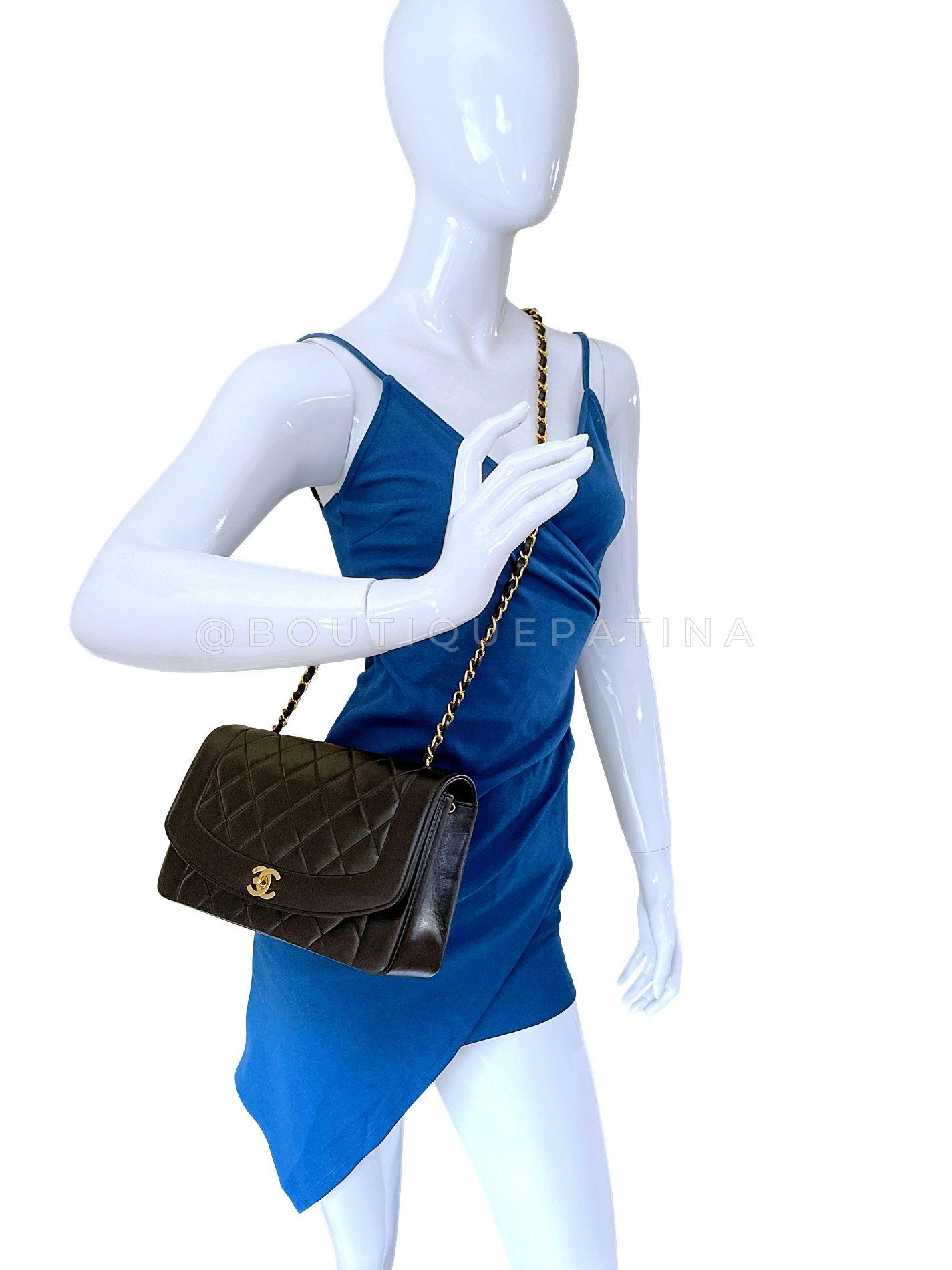 Chanel 1994 Vintage Black Lambskin Medium Diana Flap Bag 24k GHW 64411 For Sale 10