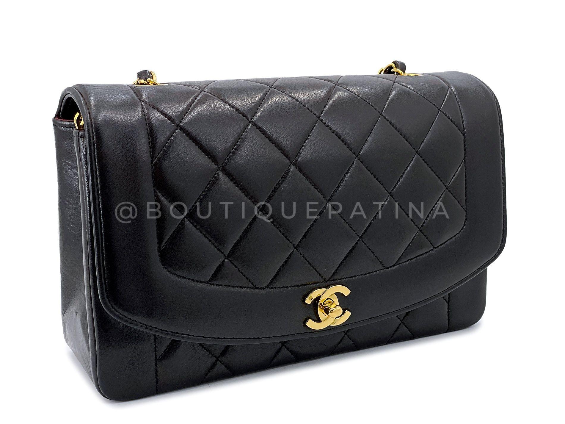 Chanel 1994 Vintage Black Lambskin Medium Diana Flap Bag 24k GHW 64411 In Excellent Condition For Sale In Costa Mesa, CA