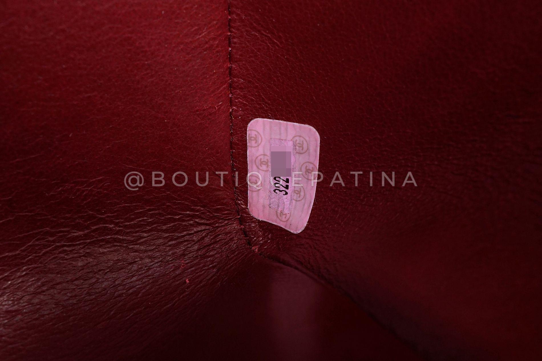 Chanel 1994 Vintage Black Maxi Classic Flap Bag 24k GHW 68171 en vente 8