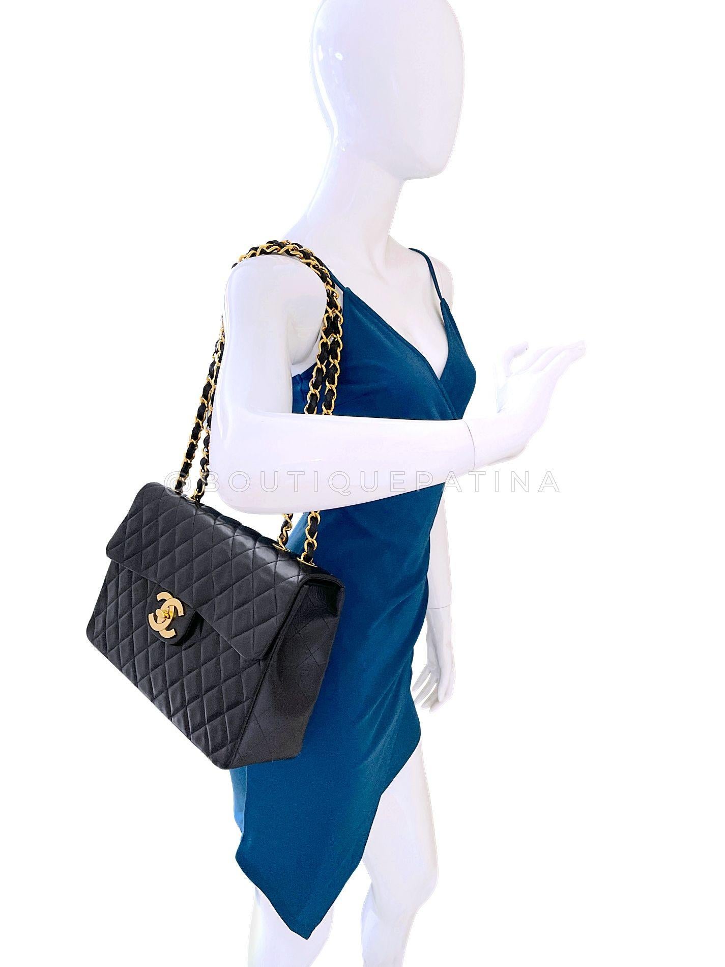 Chanel 1994 Vintage Black Maxi Classic Flap Bag 24k GHW 68171 en vente 9