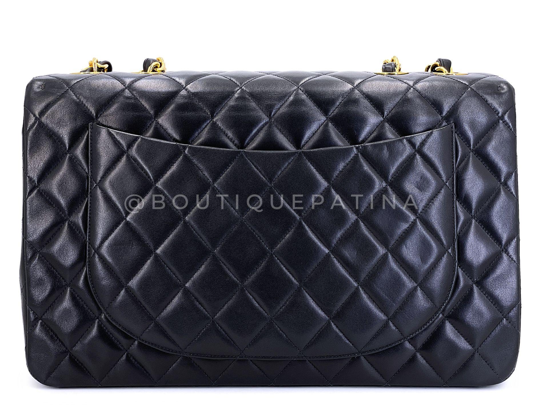 Chanel 1994 Vintage Black Maxi Classic Flap Bag 24k GHW 68171 Pour femmes en vente