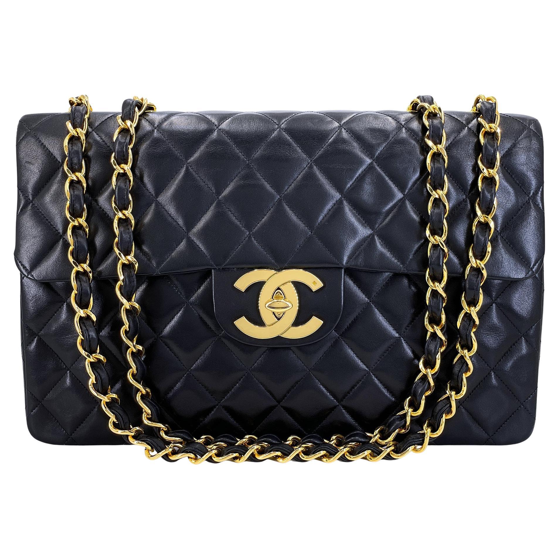 Chanel 1994 Vintage Black Maxi Classic Flap Bag 24k GHW 68171 en vente