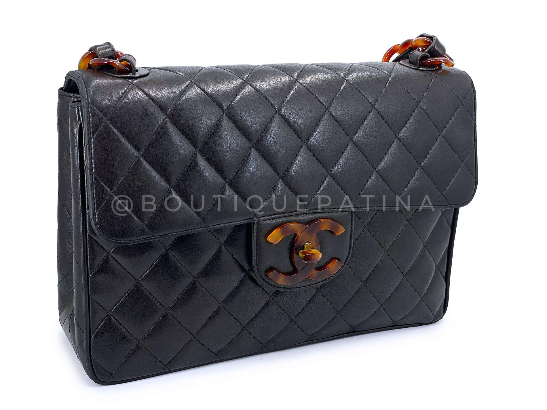 Noir Chanel 1994 Vintage Black Tortoise Jumbo Classic Flap Bag Lambskin 68260