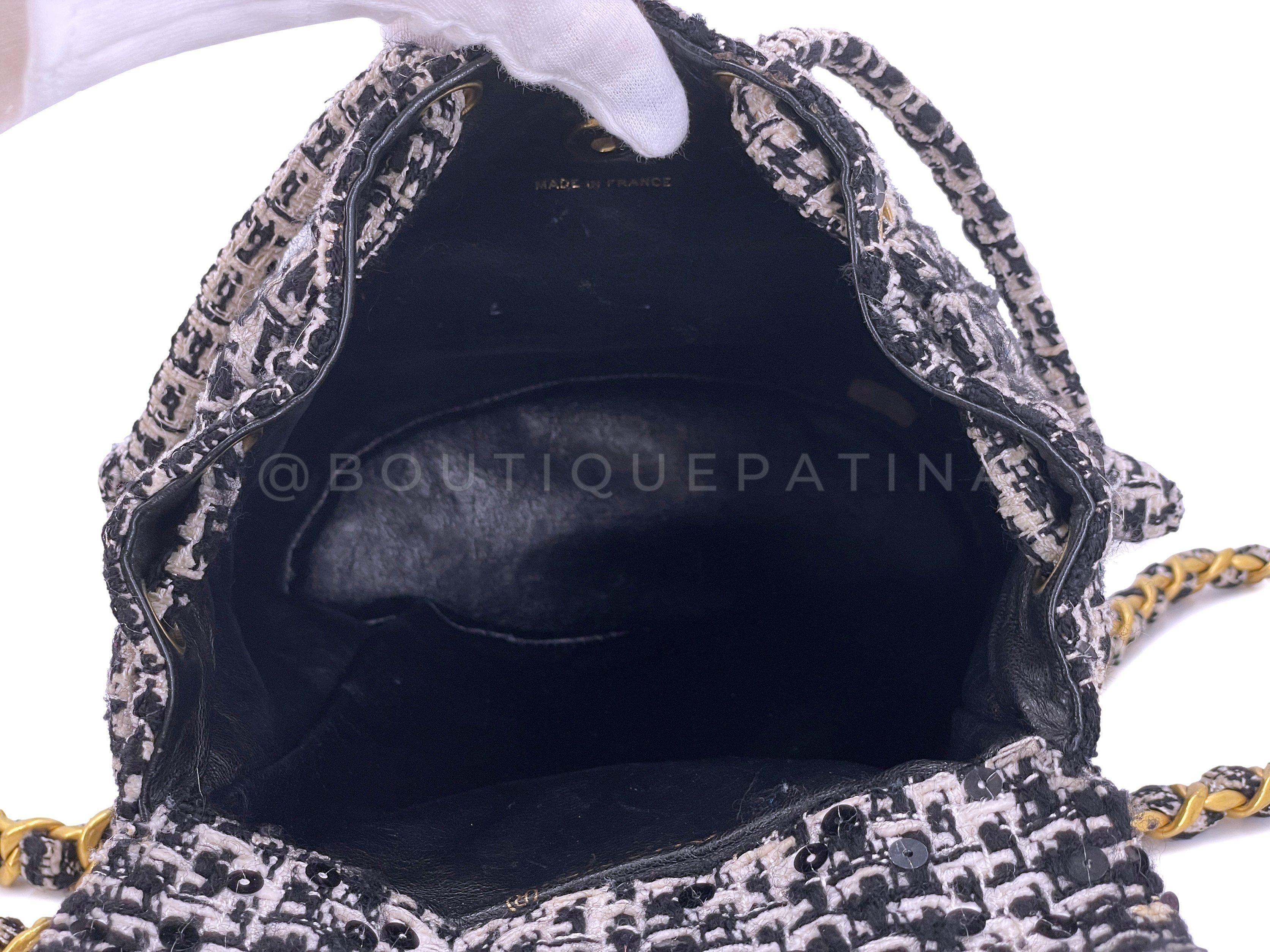 Chanel 1994 Vintage Black White Tweed Duma Backpack Bag 24k GHW 66338 For Sale 6