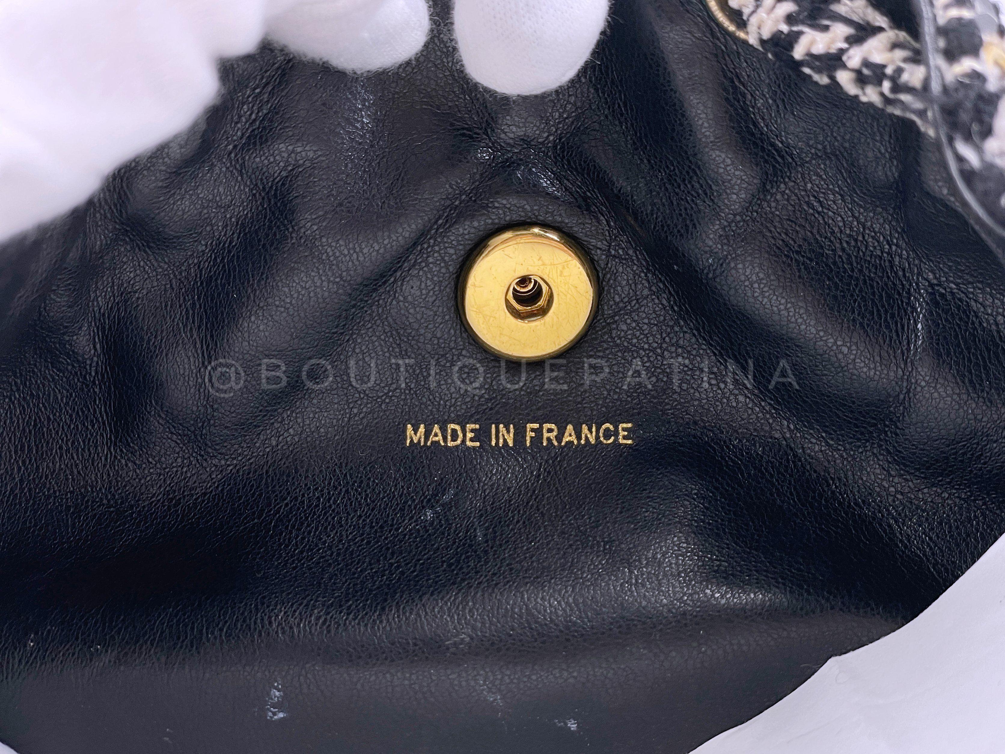 Chanel 1994 Vintage Black White Tweed Duma Backpack Bag 24k GHW 66338 For Sale 8
